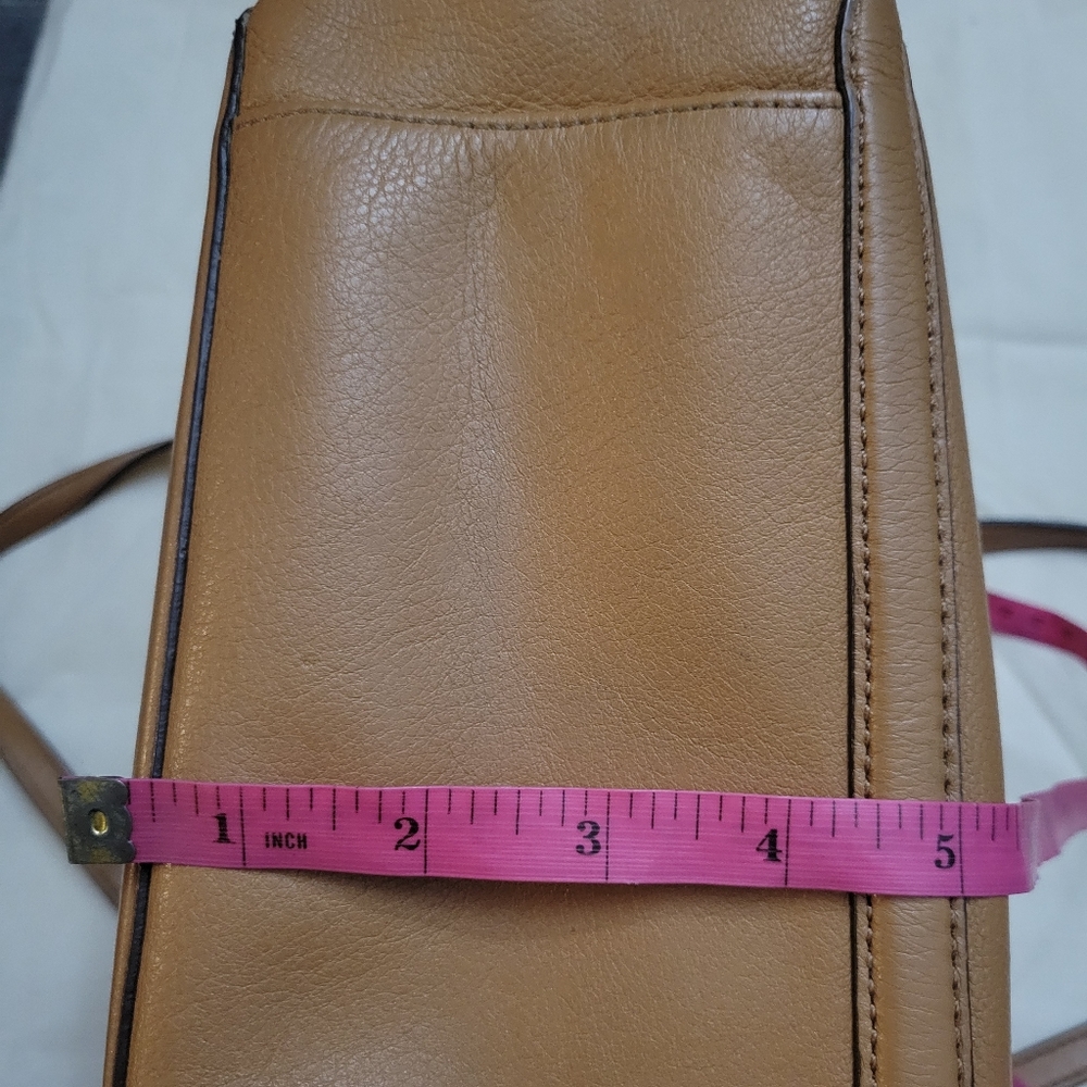 Tory Burch Amanda Easy Tote Bag in tan - Picture 15 of 16